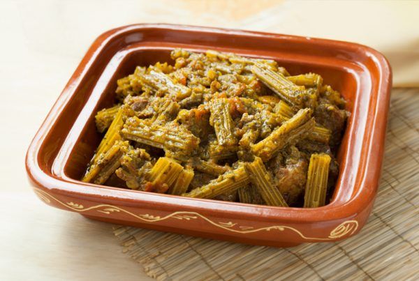 Receta cardos en salsa con cebolla dulce