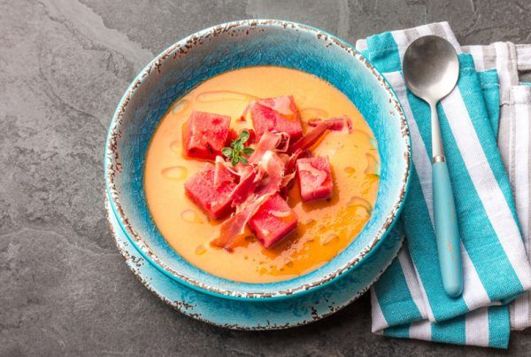 Salmorejo con sandía y cebolla dulce