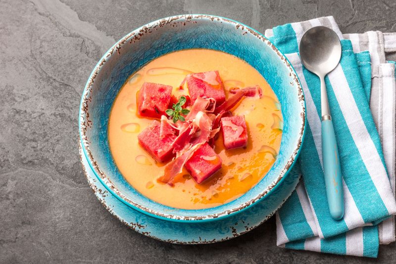 Salmorejo con sandía y cebolla dulce