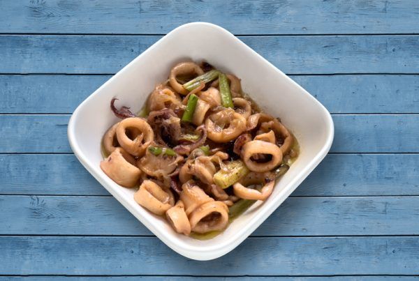 Receta de calamares con cebolla dulce confitada